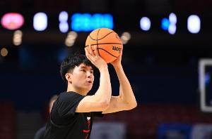 开云体育-韩国第3节17罚15中 媒体人：防住了3分雨 没想到还有1分雨 逆天…