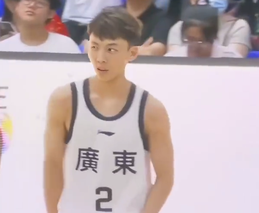 开云体育app-徐杰杨溢张文逸参与群殴!辽鲁4人禁赛3年前车之鉴,这次该如何处理