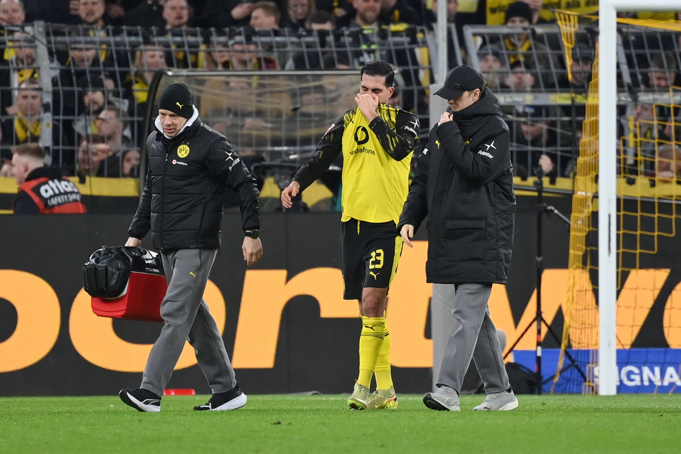 开云-有情有义！多特总监里肯：会和重伤的詹谈续约，球员合同6月到期