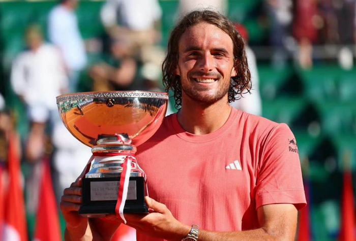 kaiyun.com-蒙卡冷门迭出：梅总吞双蛋怒砸拍，三驾马车悉数淘汰！|辛纳|蒙特卡洛大师赛|扬尼克-辛纳|西西帕斯|红土_新浪新闻